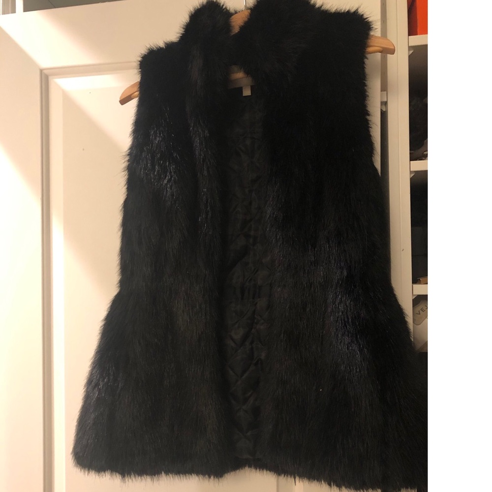 Banana republic faux fur vest-small
